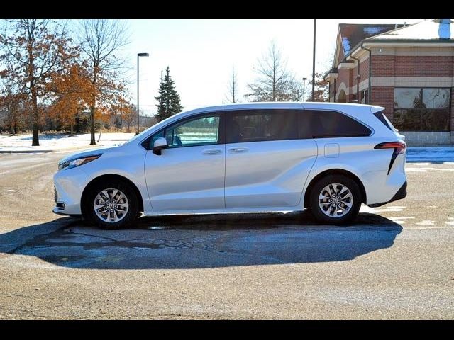 2022 Toyota Sienna XLE