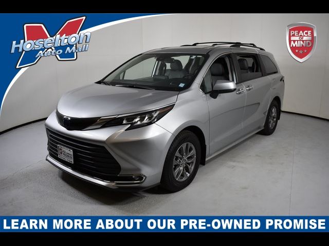 2022 Toyota Sienna XLE