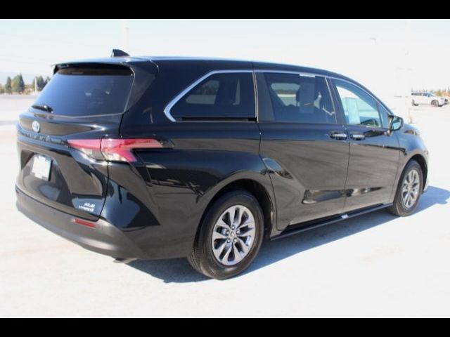 2022 Toyota Sienna XLE