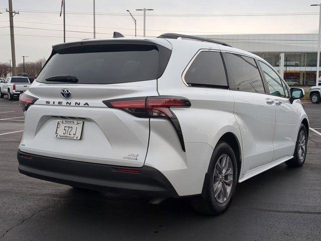 2022 Toyota Sienna XLE