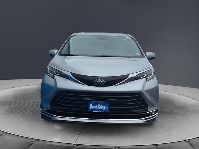2022 Toyota Sienna XLE