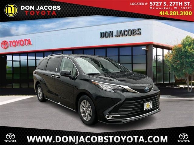 2022 Toyota Sienna XLE