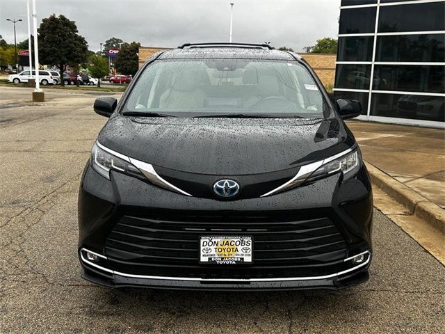 2022 Toyota Sienna XLE