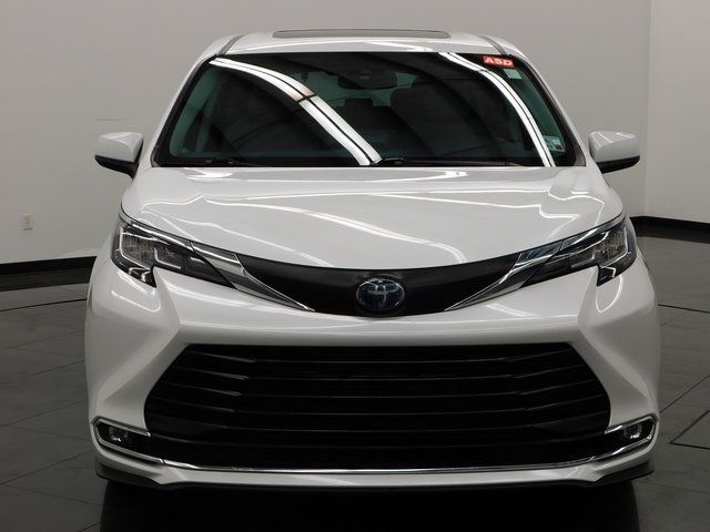 2022 Toyota Sienna XLE