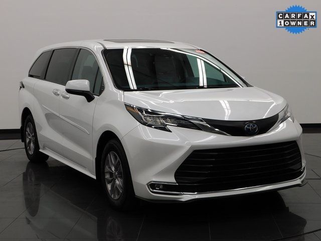 2022 Toyota Sienna XLE