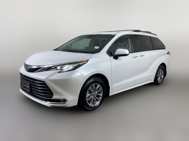 2022 Toyota Sienna XLE