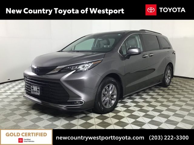 2022 Toyota Sienna XLE