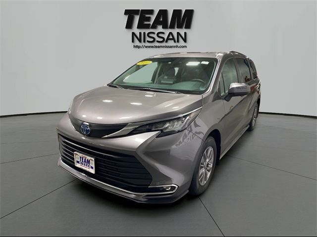 2022 Toyota Sienna XLE