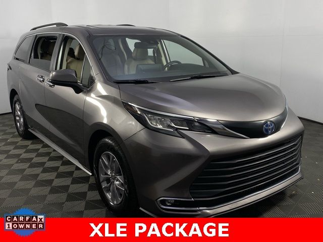 2022 Toyota Sienna XLE