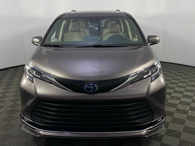 2022 Toyota Sienna XLE