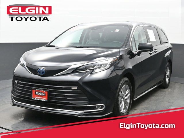 2022 Toyota Sienna XLE