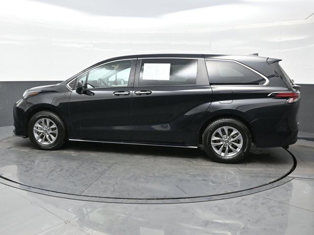 2022 Toyota Sienna XLE