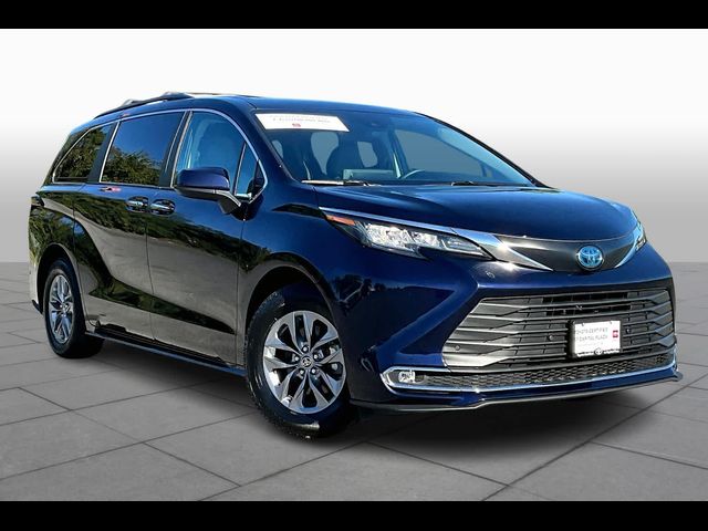 2022 Toyota Sienna XLE