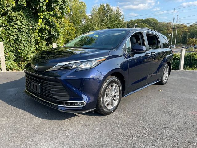 2022 Toyota Sienna XLE