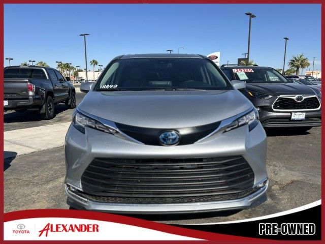 2022 Toyota Sienna XLE