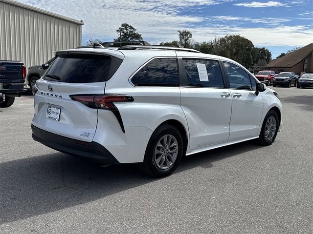 2022 Toyota Sienna XLE