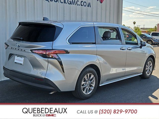 2022 Toyota Sienna XLE