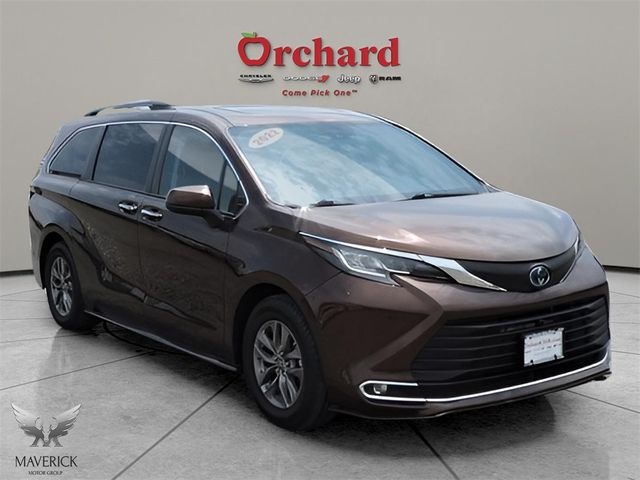 2022 Toyota Sienna XLE