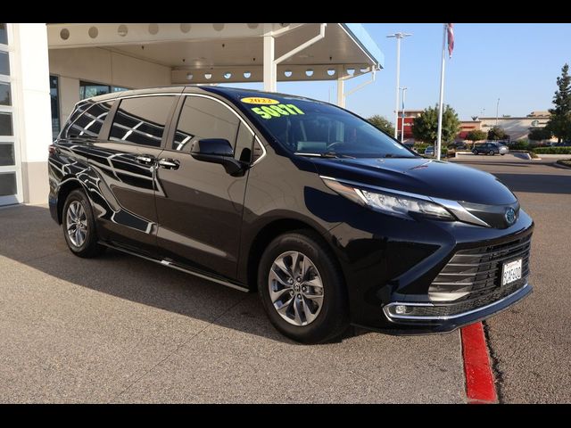 2022 Toyota Sienna XLE