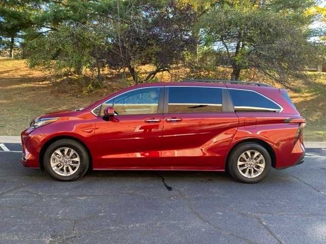 2022 Toyota Sienna XLE