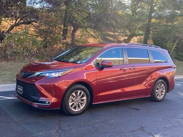 2022 Toyota Sienna XLE