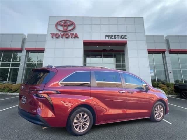 2022 Toyota Sienna XLE