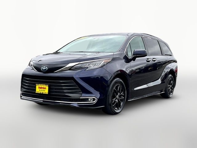 2022 Toyota Sienna XLE