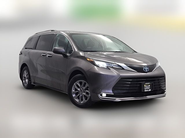 2022 Toyota Sienna XLE