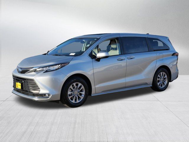 2022 Toyota Sienna XLE