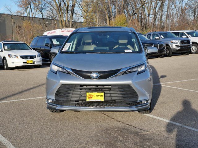 2022 Toyota Sienna XLE