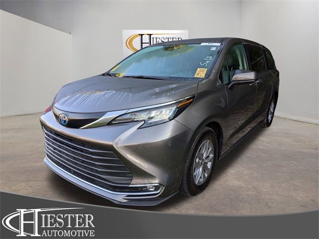 2022 Toyota Sienna XLE