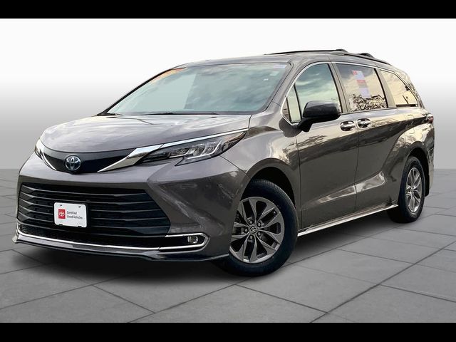 2022 Toyota Sienna XLE