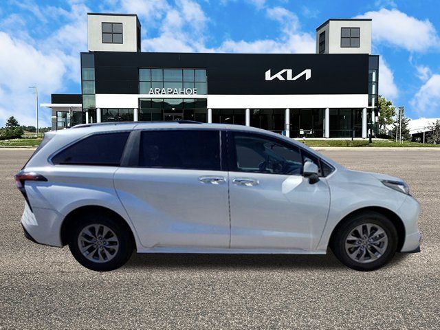 2022 Toyota Sienna XLE