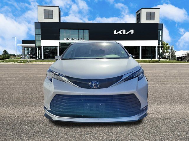 2022 Toyota Sienna XLE