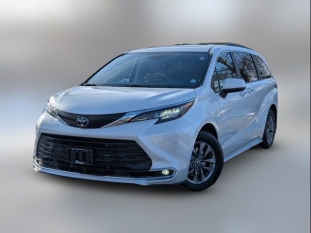 2022 Toyota Sienna XLE