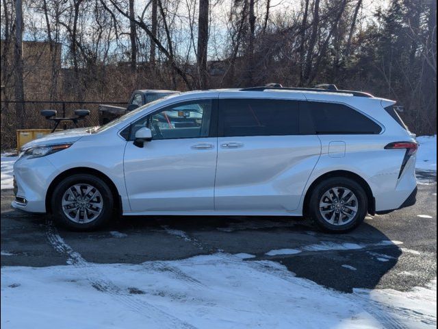 2022 Toyota Sienna XLE