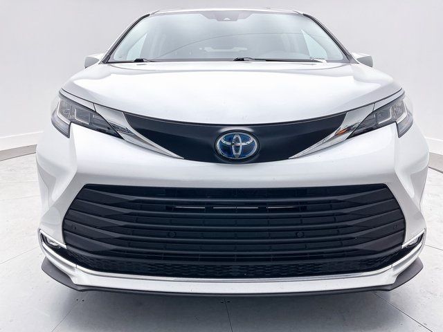 2022 Toyota Sienna XLE