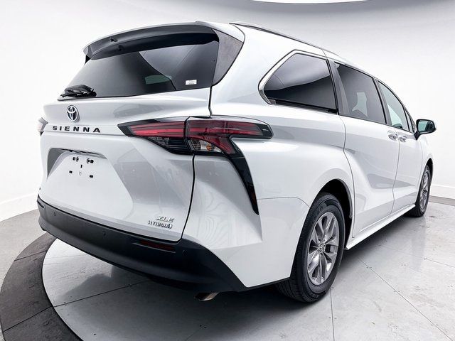 2022 Toyota Sienna XLE