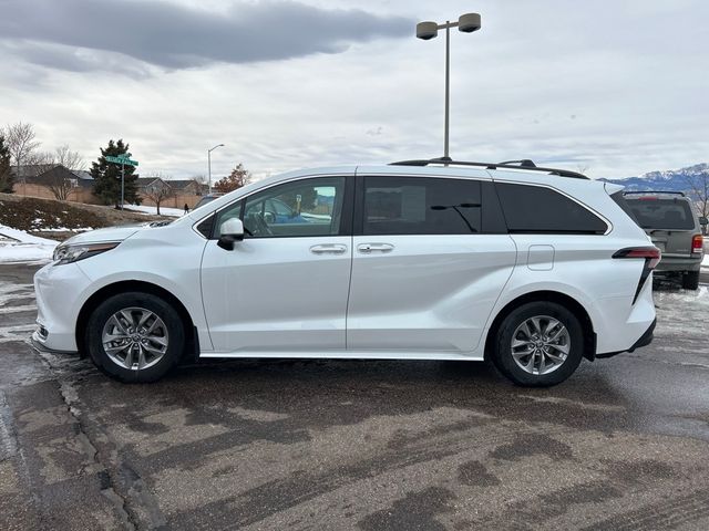 2022 Toyota Sienna XLE