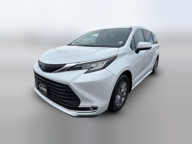 2022 Toyota Sienna XLE