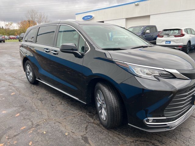 2022 Toyota Sienna XLE