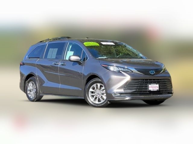 2022 Toyota Sienna XLE