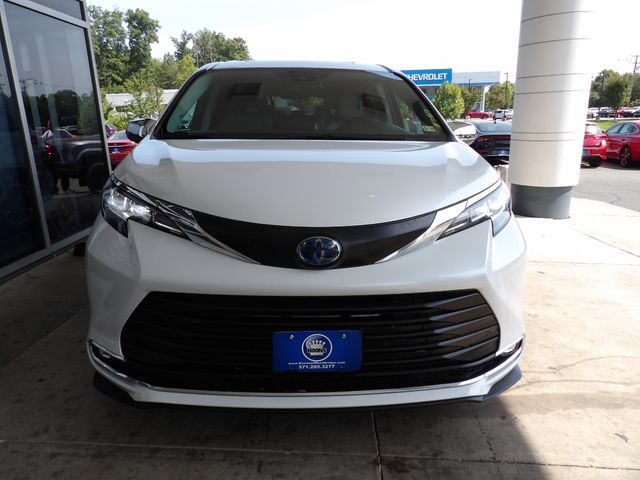 2022 Toyota Sienna XLE