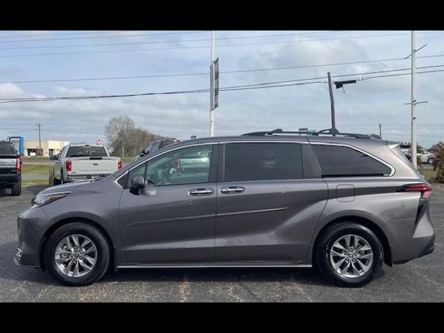 2022 Toyota Sienna XLE