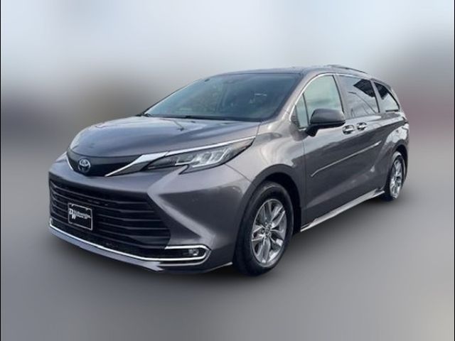 2022 Toyota Sienna XLE