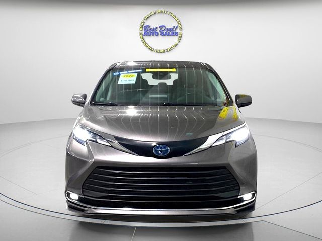 2022 Toyota Sienna XLE