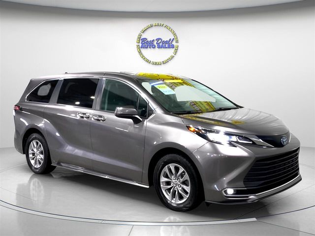 2022 Toyota Sienna XLE