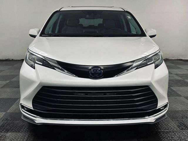 2022 Toyota Sienna XLE