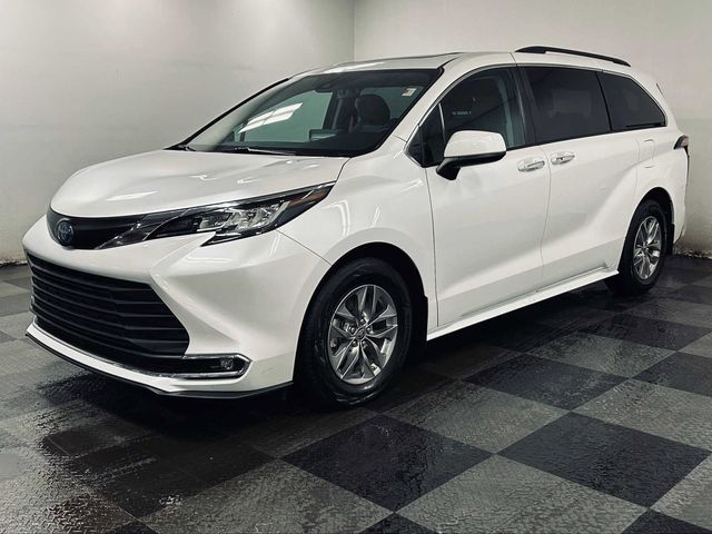 2022 Toyota Sienna XLE