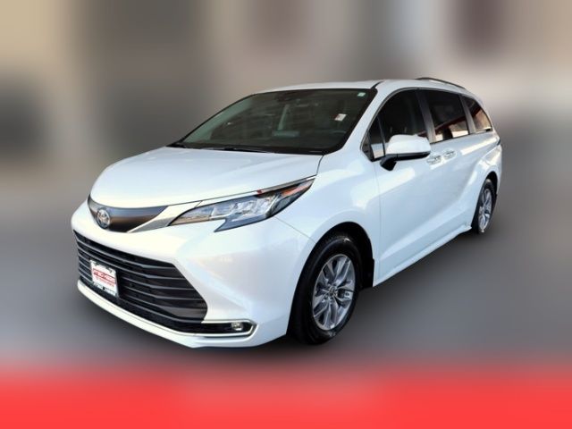 2022 Toyota Sienna XLE